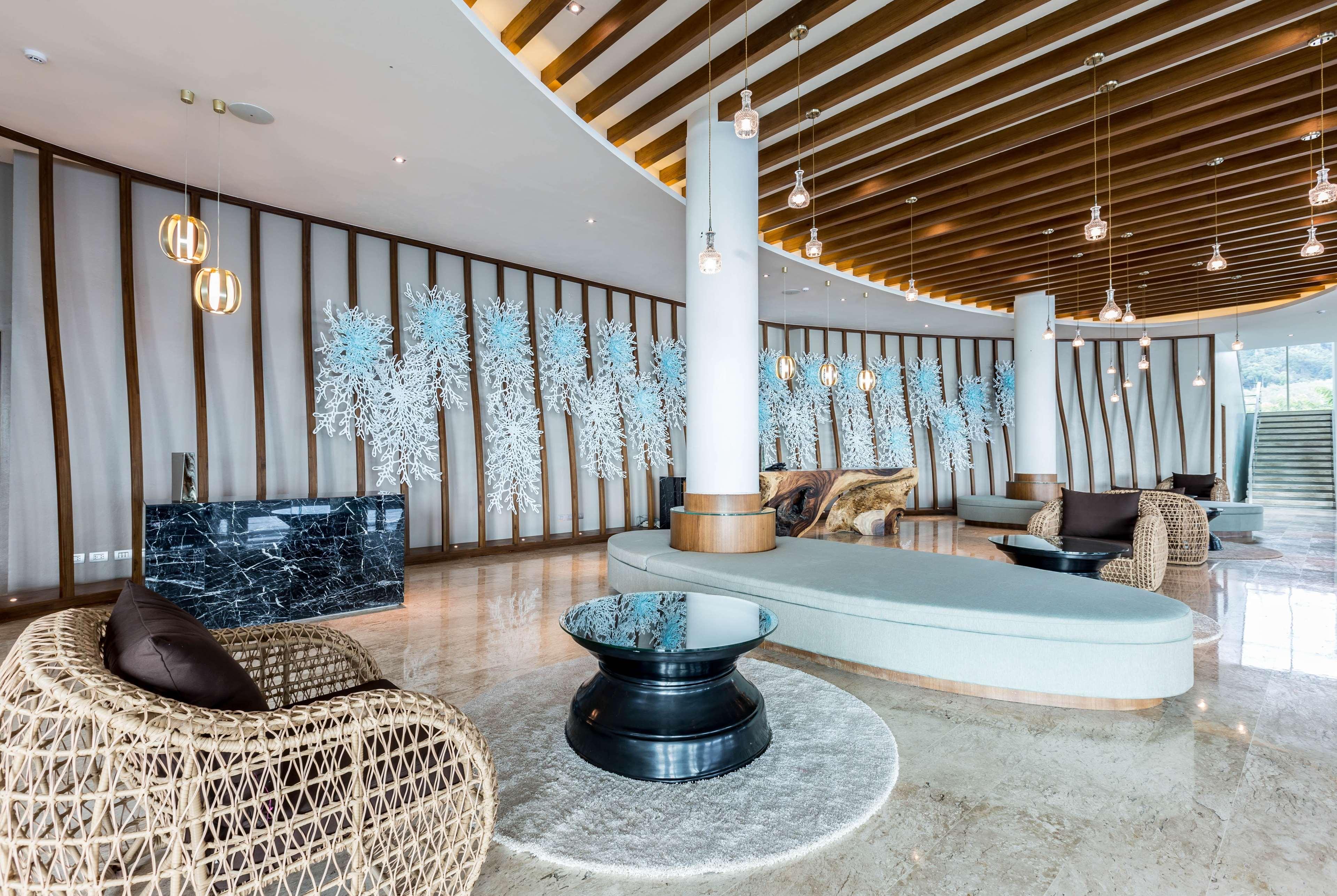 Wyndham Grand Phuket Kalim Bay Hotell Patong Eksteriør bilde The lobby of the hotel