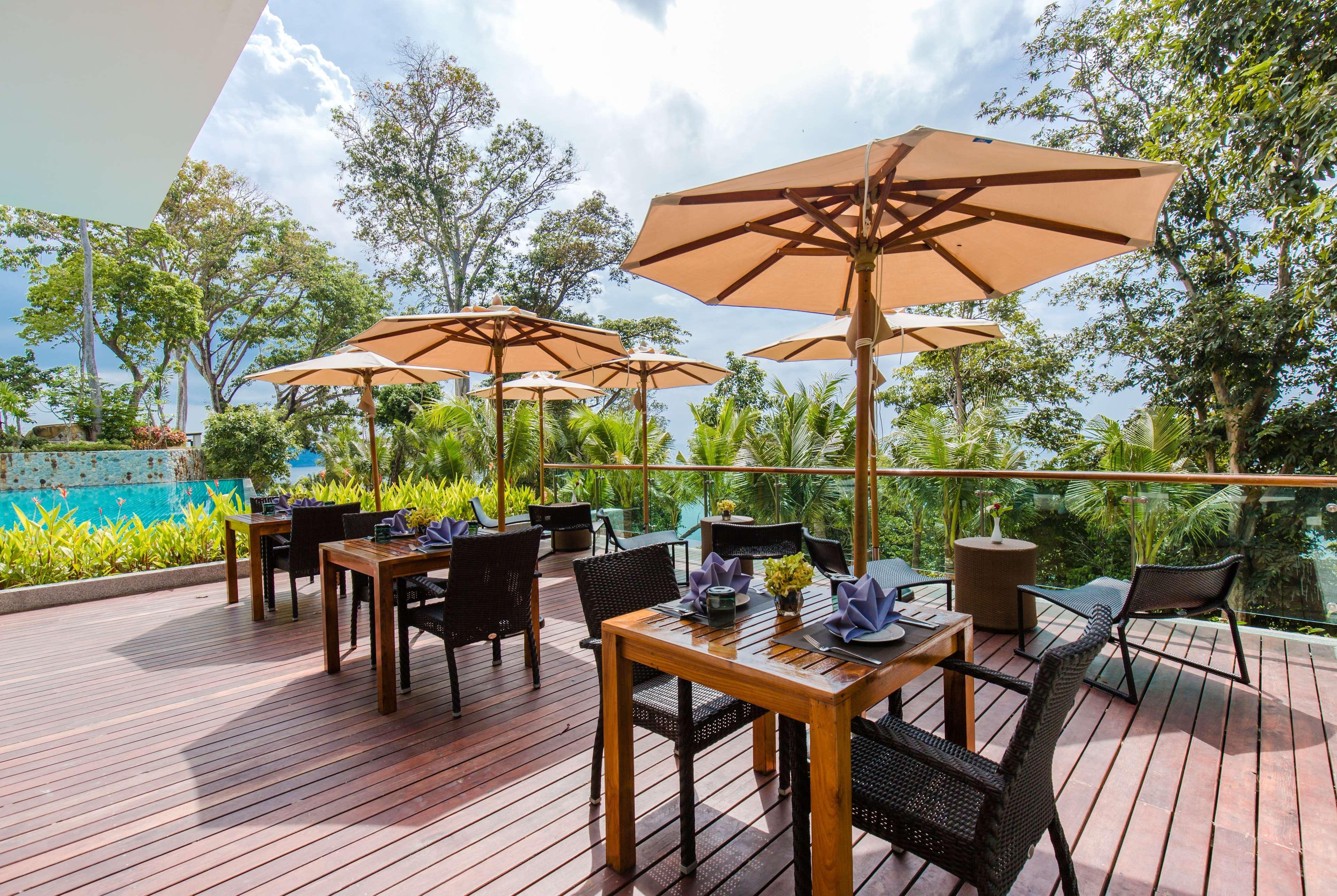 Wyndham Grand Phuket Kalim Bay Hotell Patong Eksteriør bilde The Deck