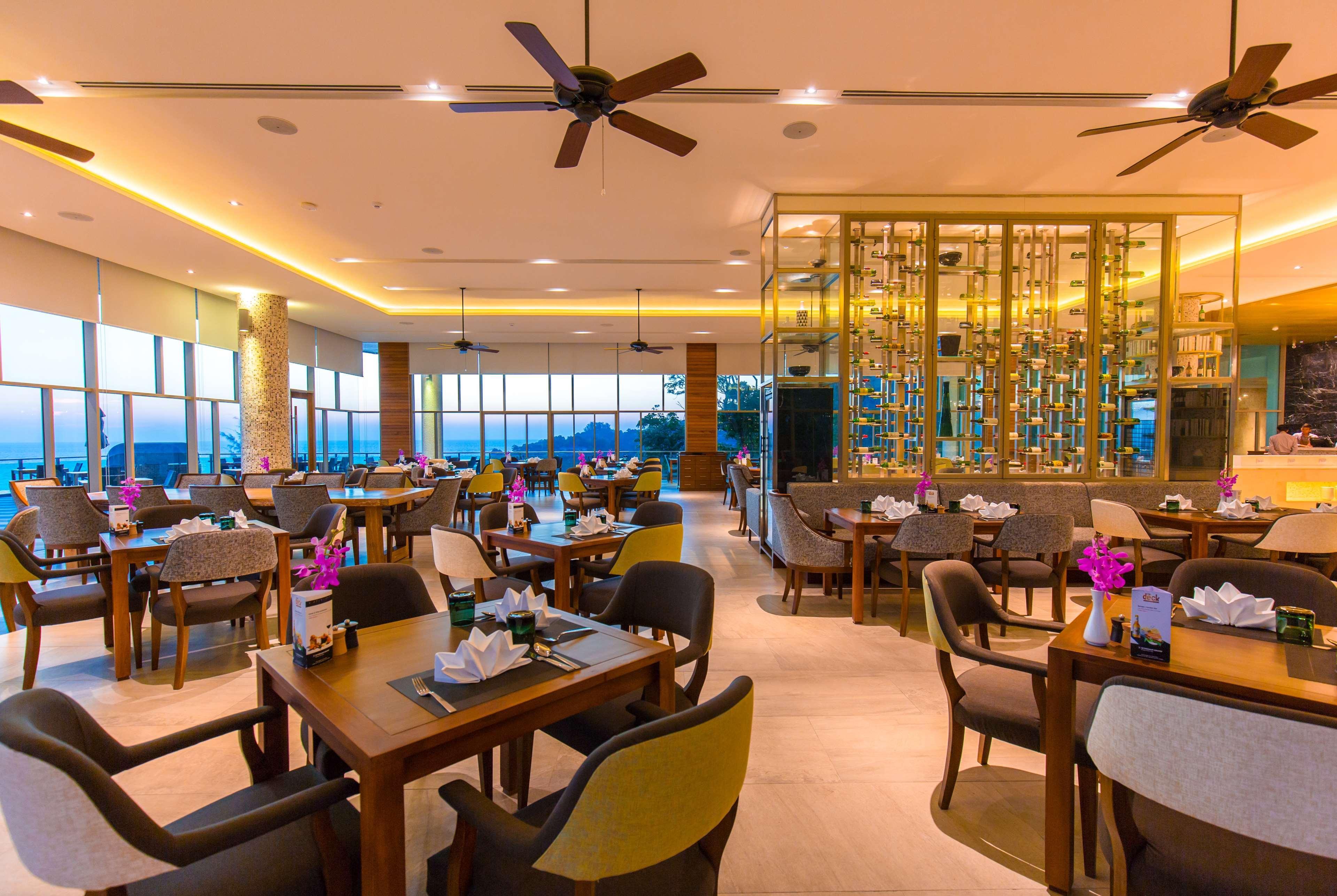 Wyndham Grand Phuket Kalim Bay Hotell Patong Eksteriør bilde The restaurant at the 101 Skybar