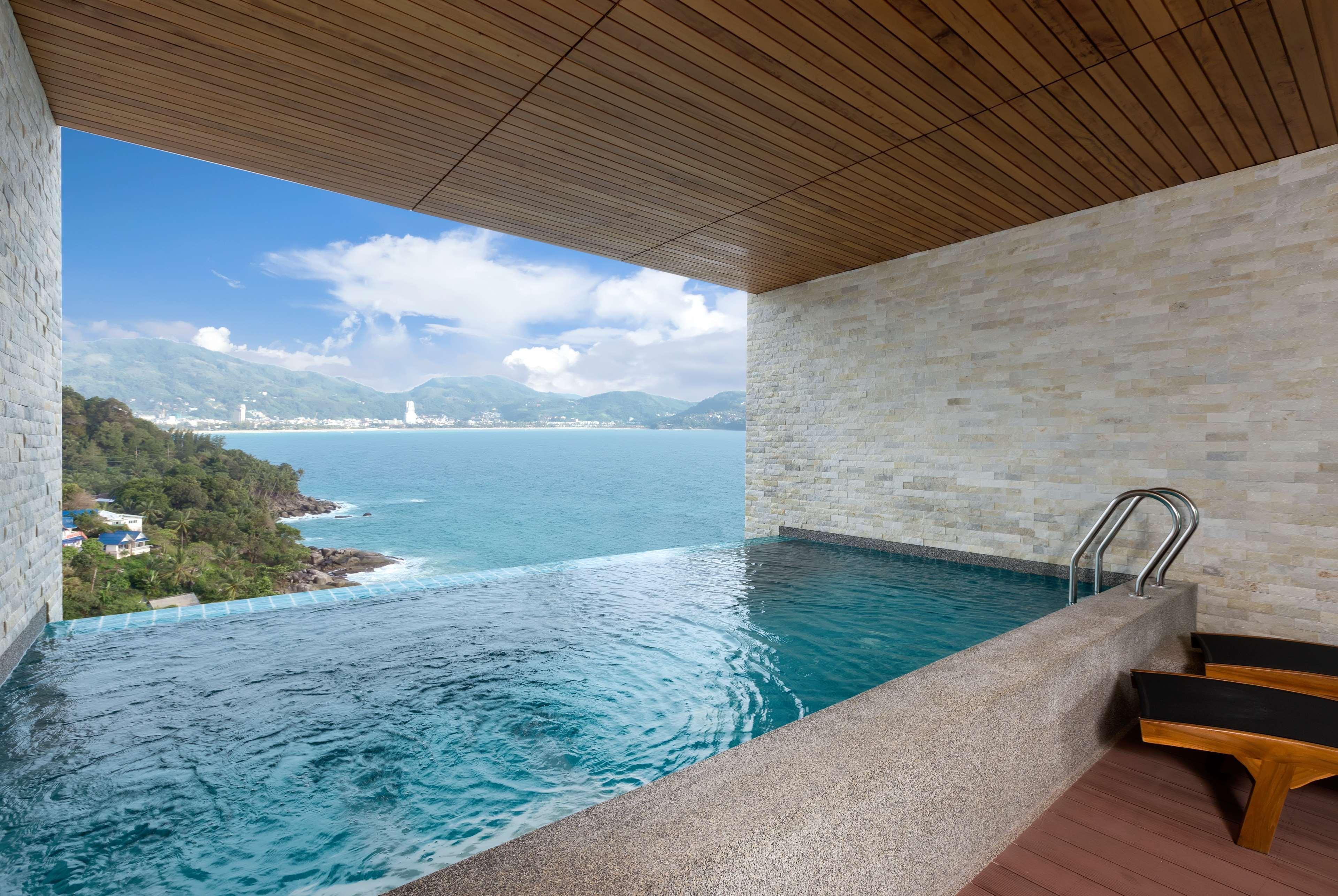 Wyndham Grand Phuket Kalim Bay Hotell Patong Eksteriør bilde The private pool of a Sky Villa